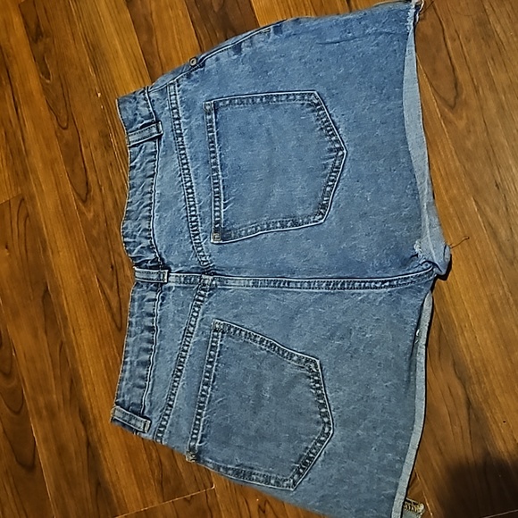 Womens Shorts - Picture 2 of 15